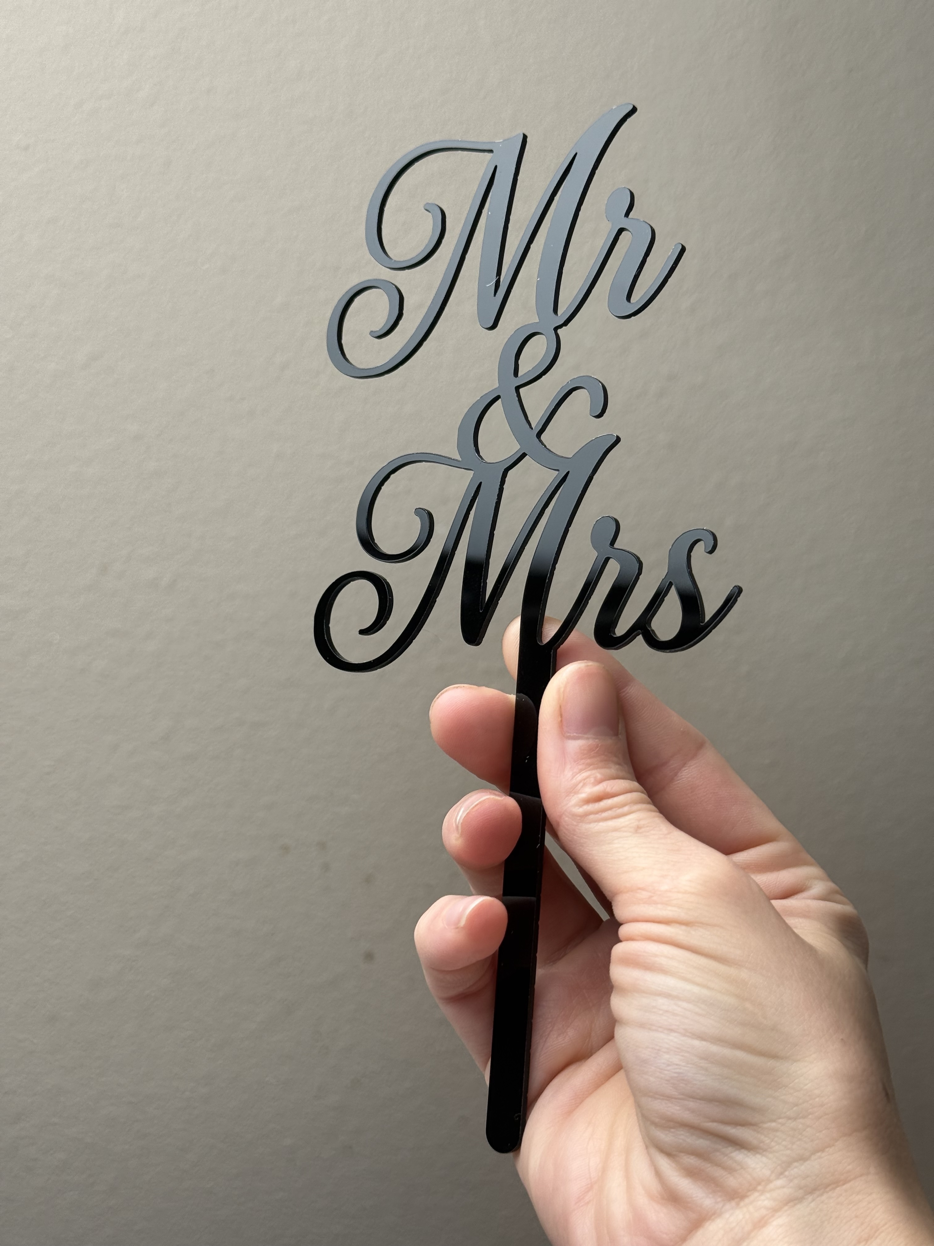 Mr&Mrs Cake Topper in Cursive Font - Photo 4